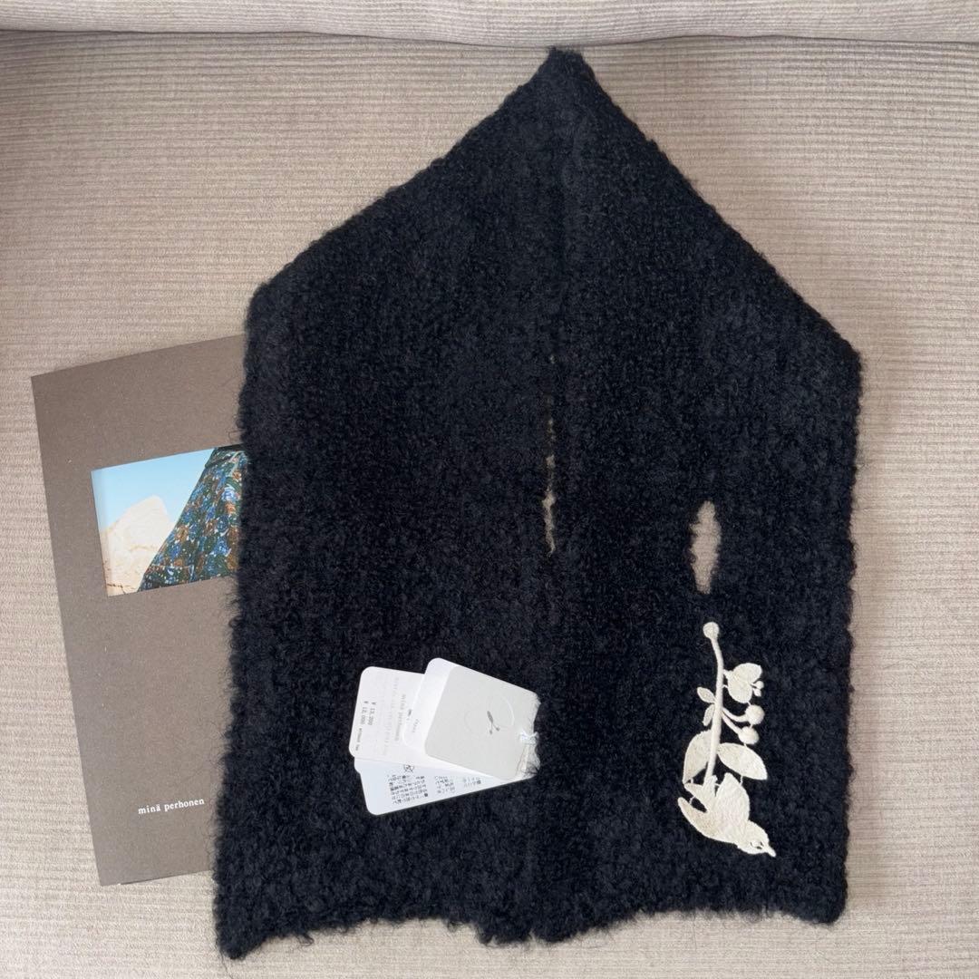 新品タグ付 ミナペルホネン muschioマフラー forest parade - メルカリ