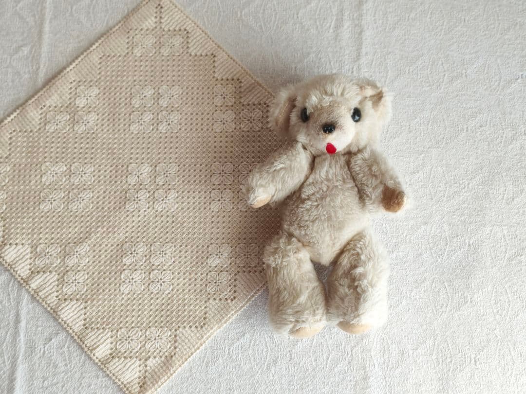 komakiさま】vintage bear ❀ ベロのでた愛くるしいクマちゃん - メルカリ