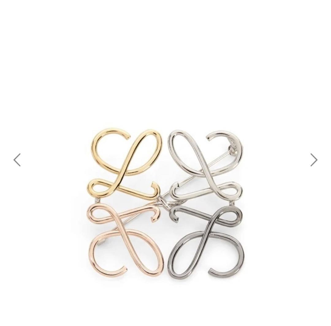 ロエベ アナグラム ブローチ - メルカリ