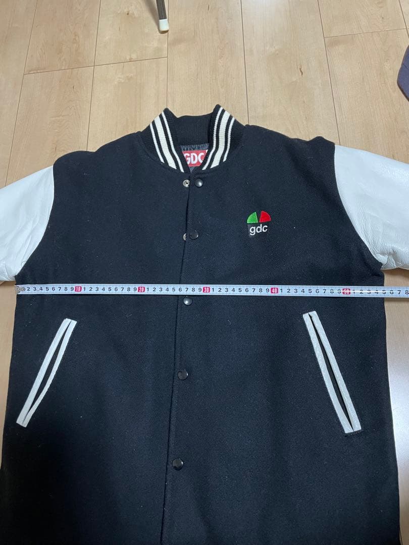 GDC 刺繍スタジャン Mサイズ ブラック・ホワイト - メルカリ