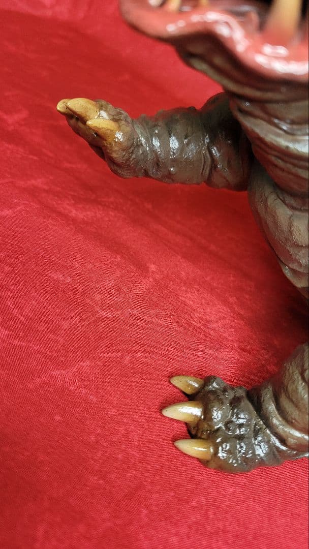 ビリケン商会ソフビキット完成品 透明怪獣ネロンガガレージキット完成