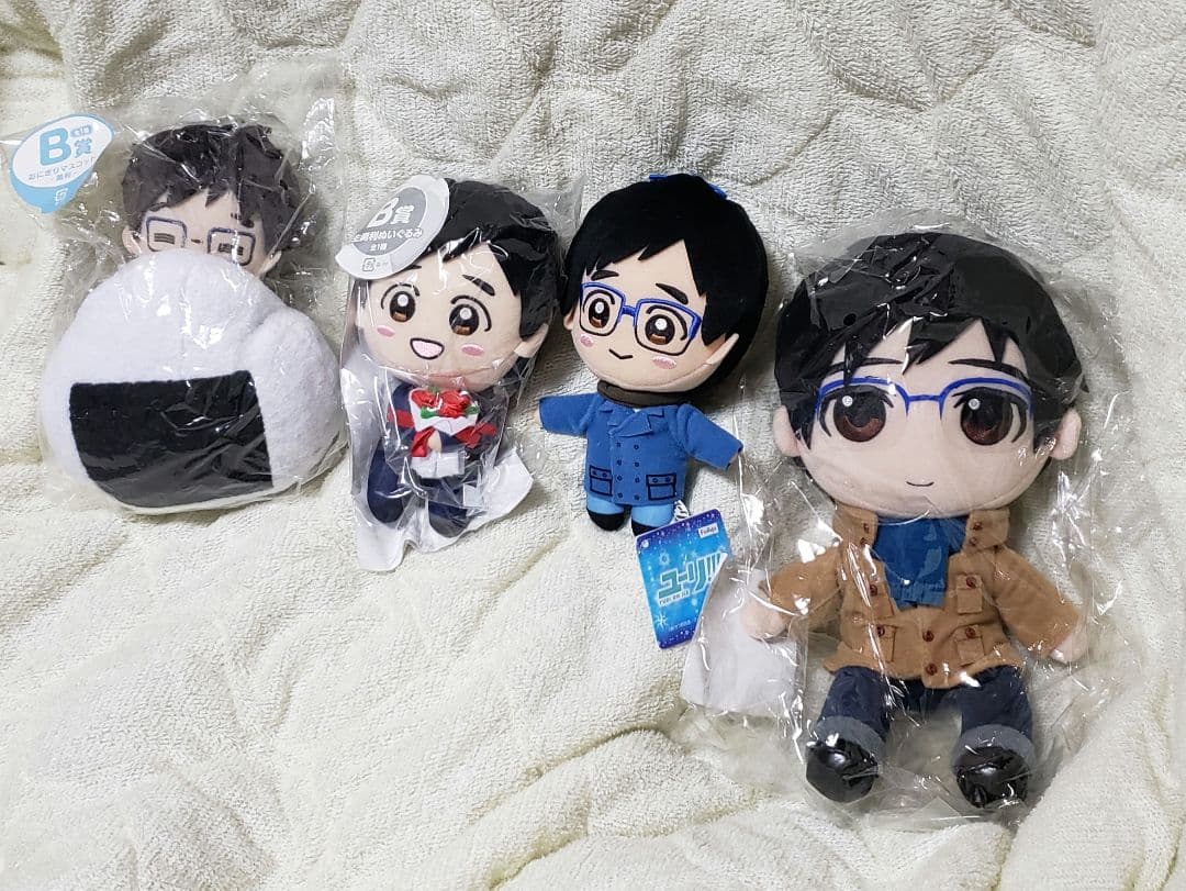 再値下げ　ユーリ‼︎! on Ice　勝生勇利　ぬいぐるみ ユーリ!!! on ICE ぬいぐるみ 勝生勇利 ホテルマンver. | グッズ