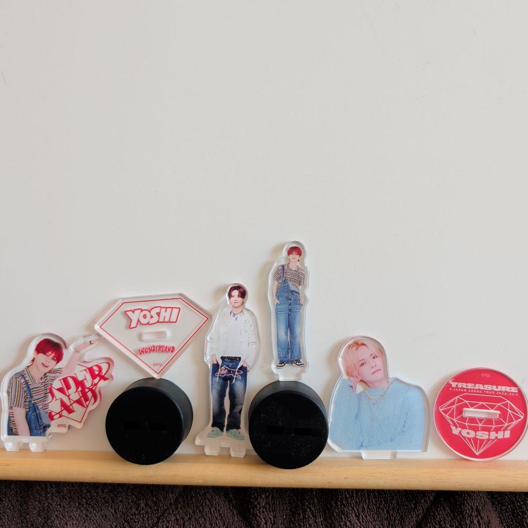 ヨシ TREASURE ミニ アクリルスタンド - メルカリ