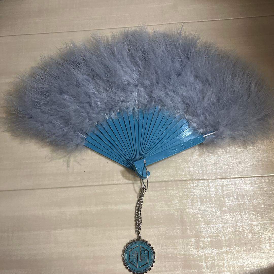 女王蜂 オリジナルジュリ扇 「薄雪草」 - メルカリ