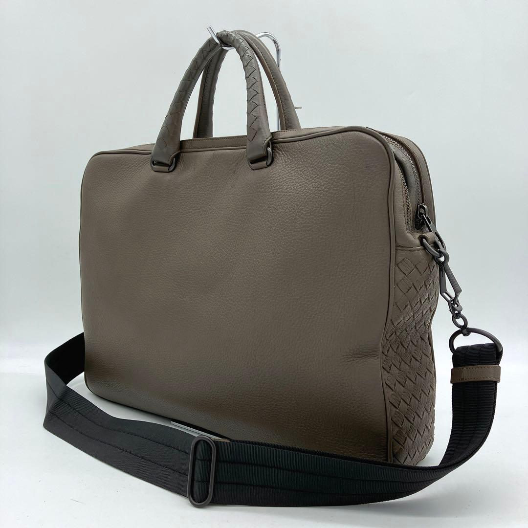 ボッテガヴェネタビジネスバッグイントレチャートレザーブラックA4可能