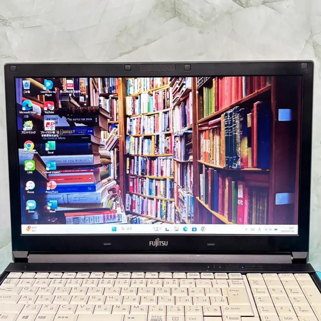 Office2021付】富士通☆Win11Pro☆爆速SSD☆i3ノートPC