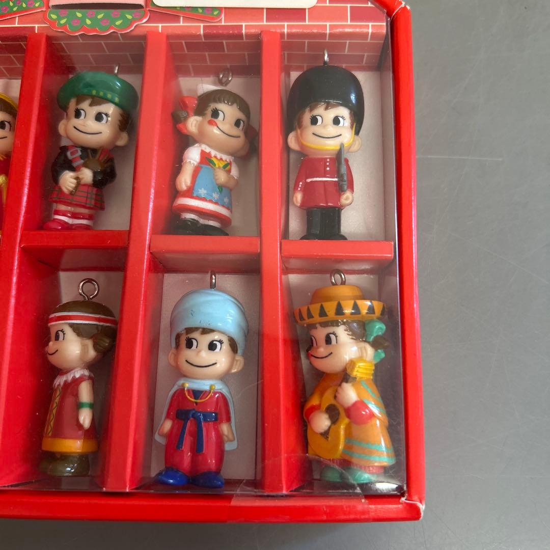 Y1202 民族衣装 世界のミニ・ペコちゃん 10体 おまけ景品 お菓子