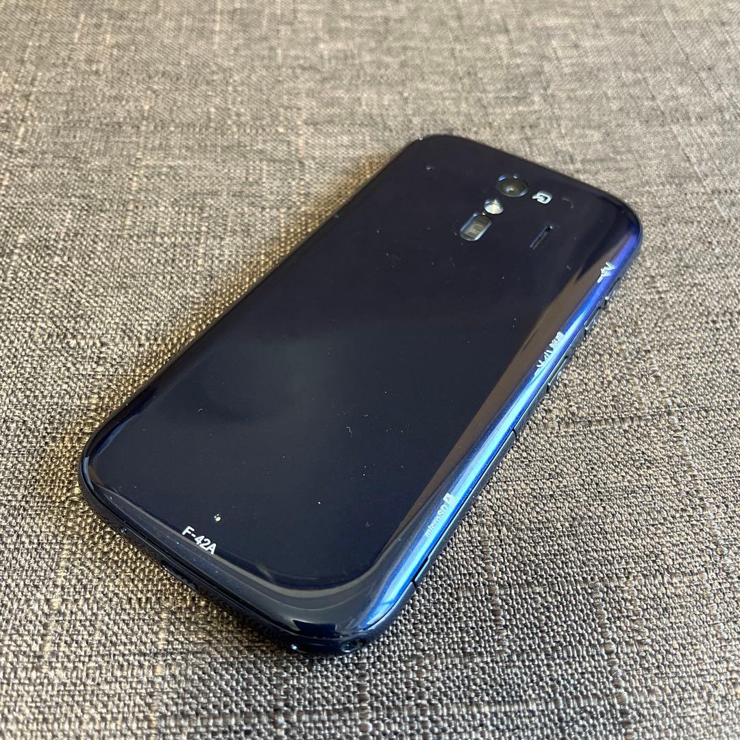 らくらく スマートフォン ドコモ F-42A ネイビー シニア 富士通 富士通 らくらくスマートフォン FCNT F-42A 32GB かんたん あんしん