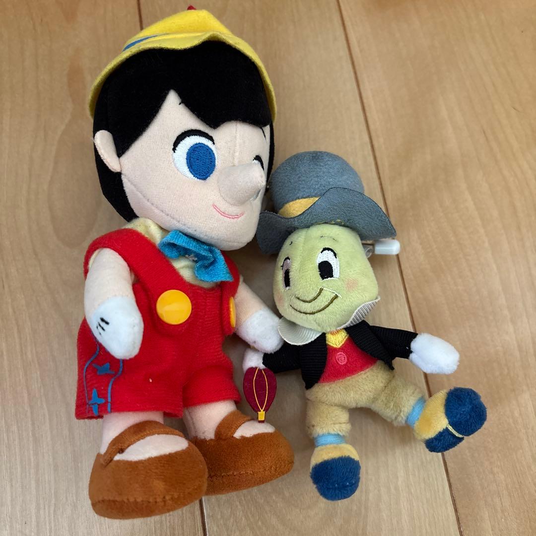 ピノキオ ぬいもーず ディズニーストア ジミニー ぬいぐるみバッジ