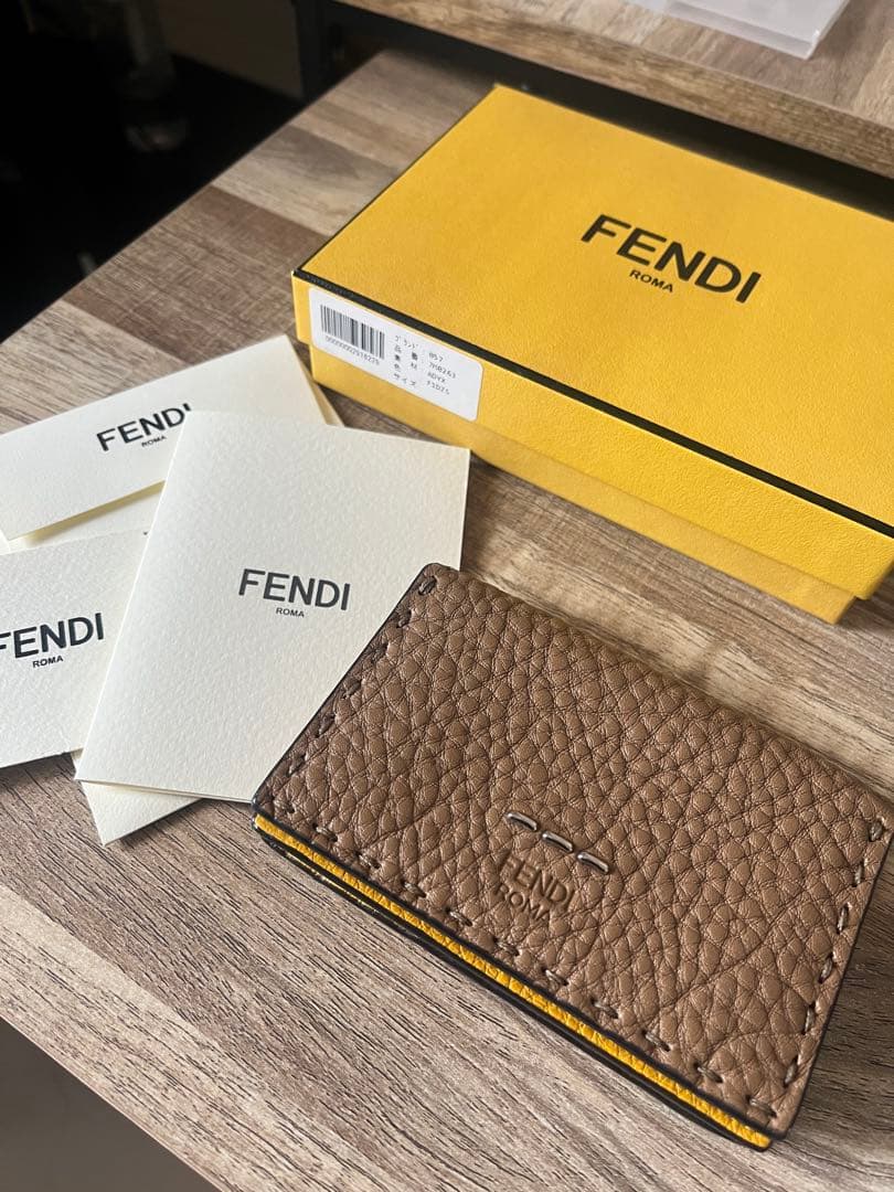 【美品】FENDI ベージュ レザー 名刺入れ ベージュ系 FENDI(フェンディ) カードケース・名刺入れ(レディース