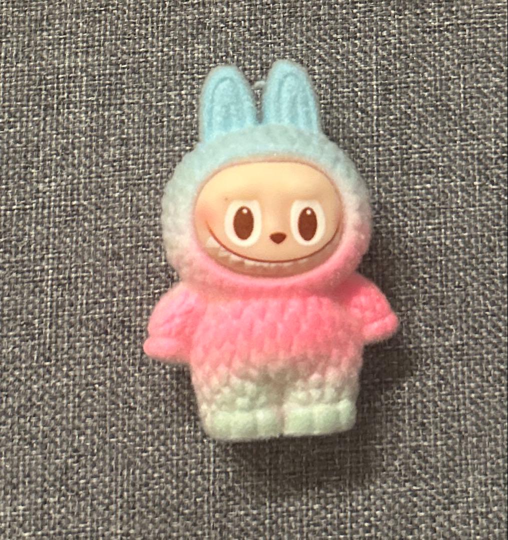 レインボーラブブ ミニフィギュア 1個 LABUBU 水色ピンクグラデ - メルカリ