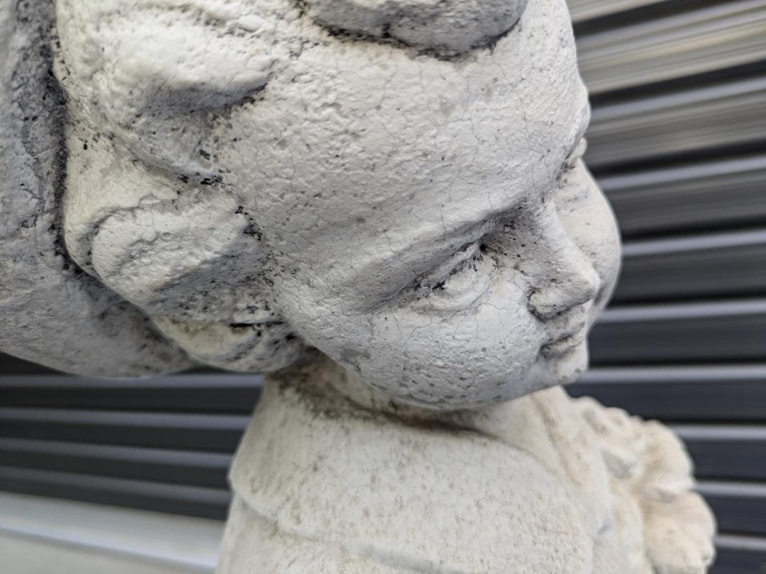 478 イタリア製 石像 花束を持つ子ども ガーデンオーナメント