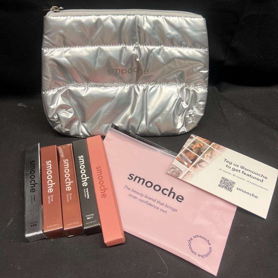 〇Ba左1102 未使用 Smooche コスメセット コスメポーチ 推し活グッズブランド「OZaKKa」のアイテムがeeo Storeに登場！ 便利で