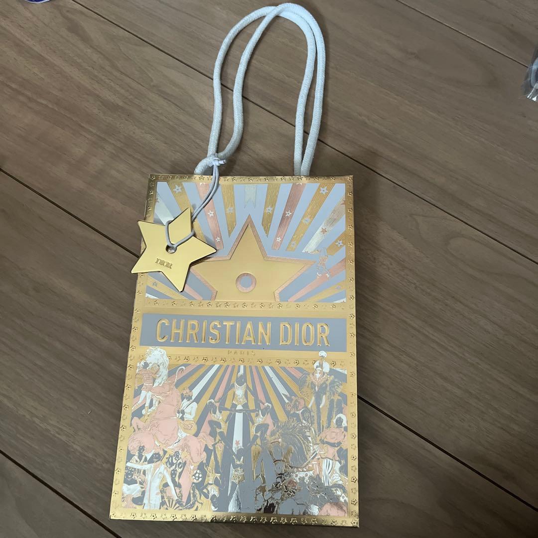 ディオール クリスマス 限定ショッパー 2025 ホリデー チャーム付き