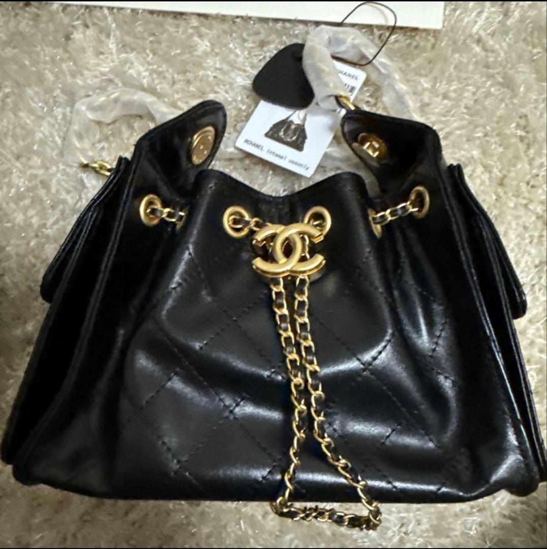 さ*り様 CHANEL 黒 レザー ショルダーバッグ CHANEL（シャネル） ショルダーバッグ ハンドバッグ マトラッセ ミニ