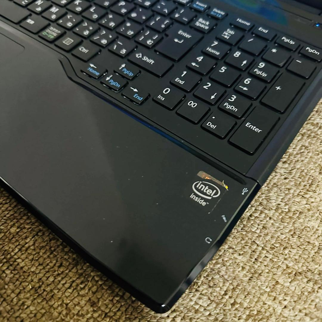 S209 富士通ノートパソコン WEBカメラSSDサクサク Windows11