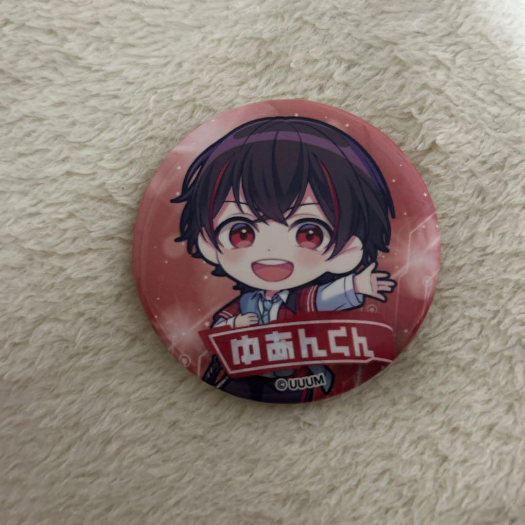 カラフルピーチゆあんくん タワー缶バッジ デフォ - メルカリ