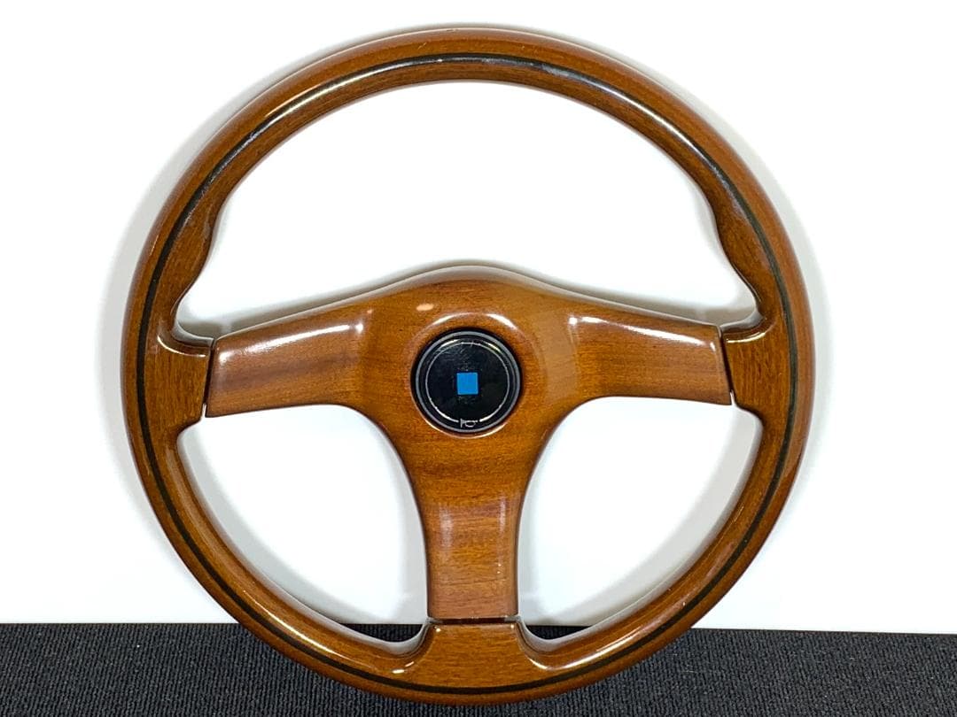 ナルディ ガラ3 タイプ3 マホガニー ホーンボタン付 本物 希少 美品 ナルディ ガラ3 タイプ3 マホガニー ホーンボタン付 本物 希少 美品