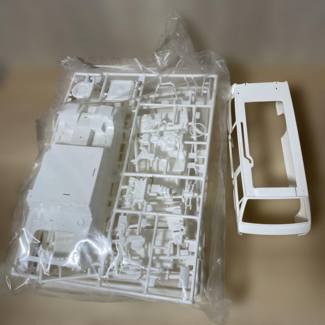 Revell 1/25 VW 救护车 模型 内袋未開封 外箱傷み Ln530