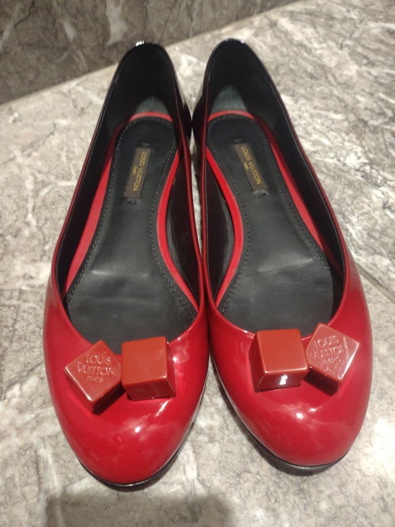 Louis Vuitton レッド フラットシューズ（美品）お値下げ2/28迄 - メルカリ