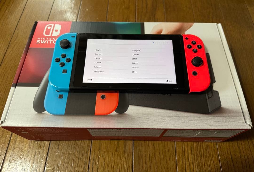 Nintendo Switch 本体 青/赤 ジョイコン　純正プロコン付 Nintendo Switch 本体 青・赤 Joy-Con付き Nintendo Switch 本体 青/赤