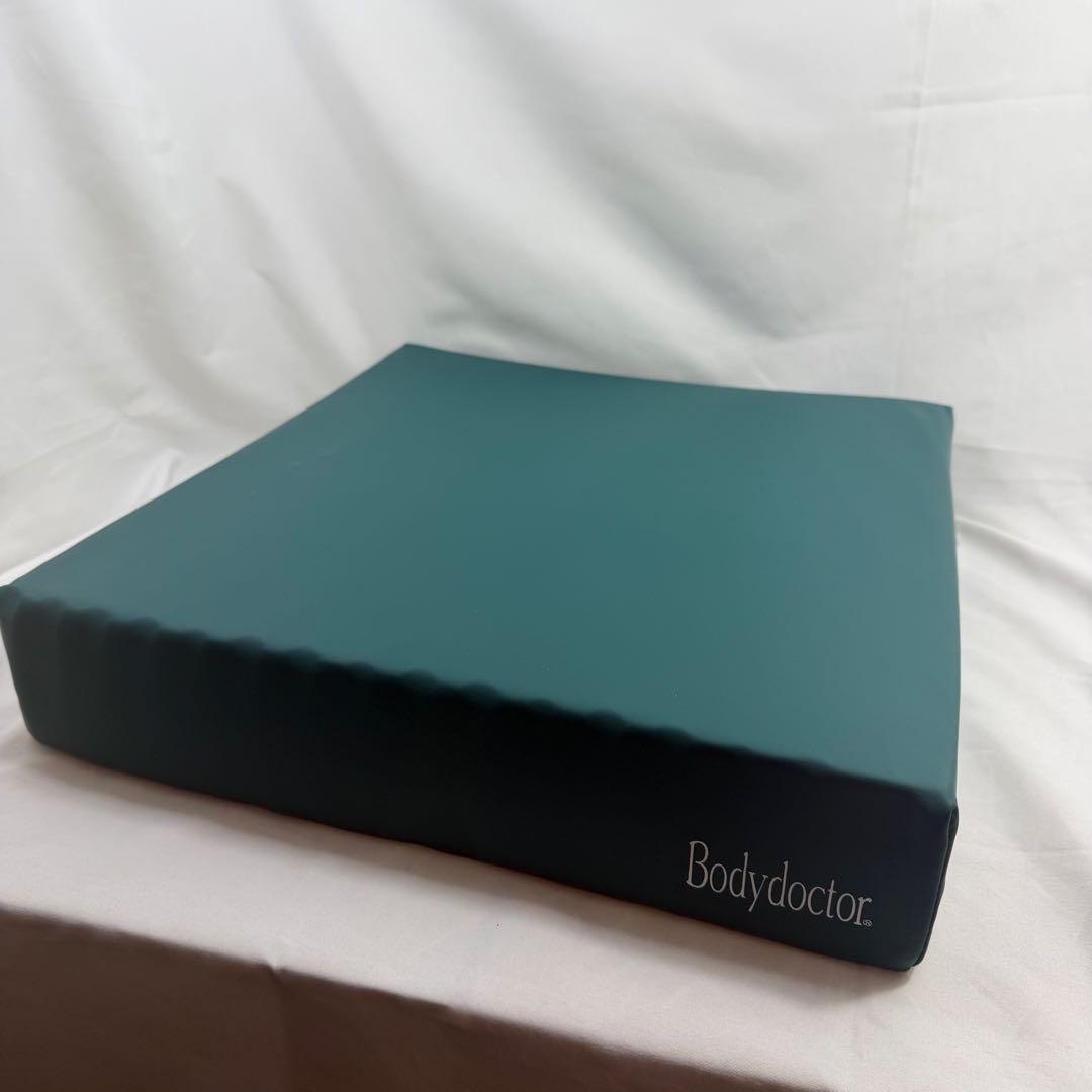 Bodydoctor クッション 7.5㌢厚 天然ラテックス 使用ボディドクター 正規品・3年保証付き ボディドクター ザ・シート クッション 400×400