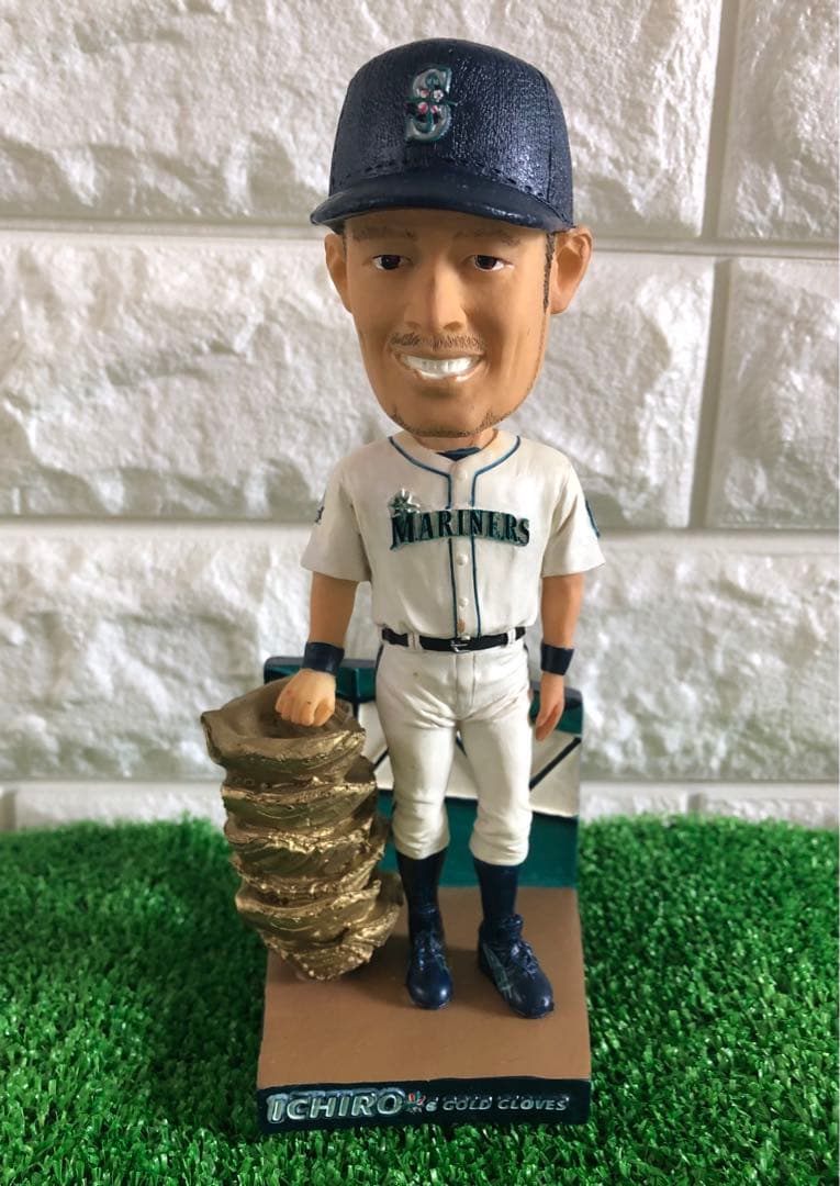 MLB 2007 イチロー GOLD GLOVE BOBBLEHEAD MLB 2007 イチロー GOLD GLOVE BOBBLEHEAD - メルカリ