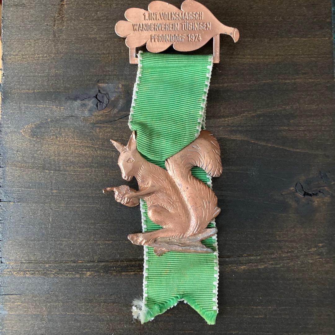 専用　リスのバッチ　ドイツ　ヴィンテージ dd06bf6004d578b57a94dc25894e99