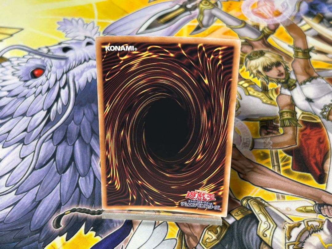 ブラック・マジシャン・ガール 25th クオシク 原作絵 絵違い 日版