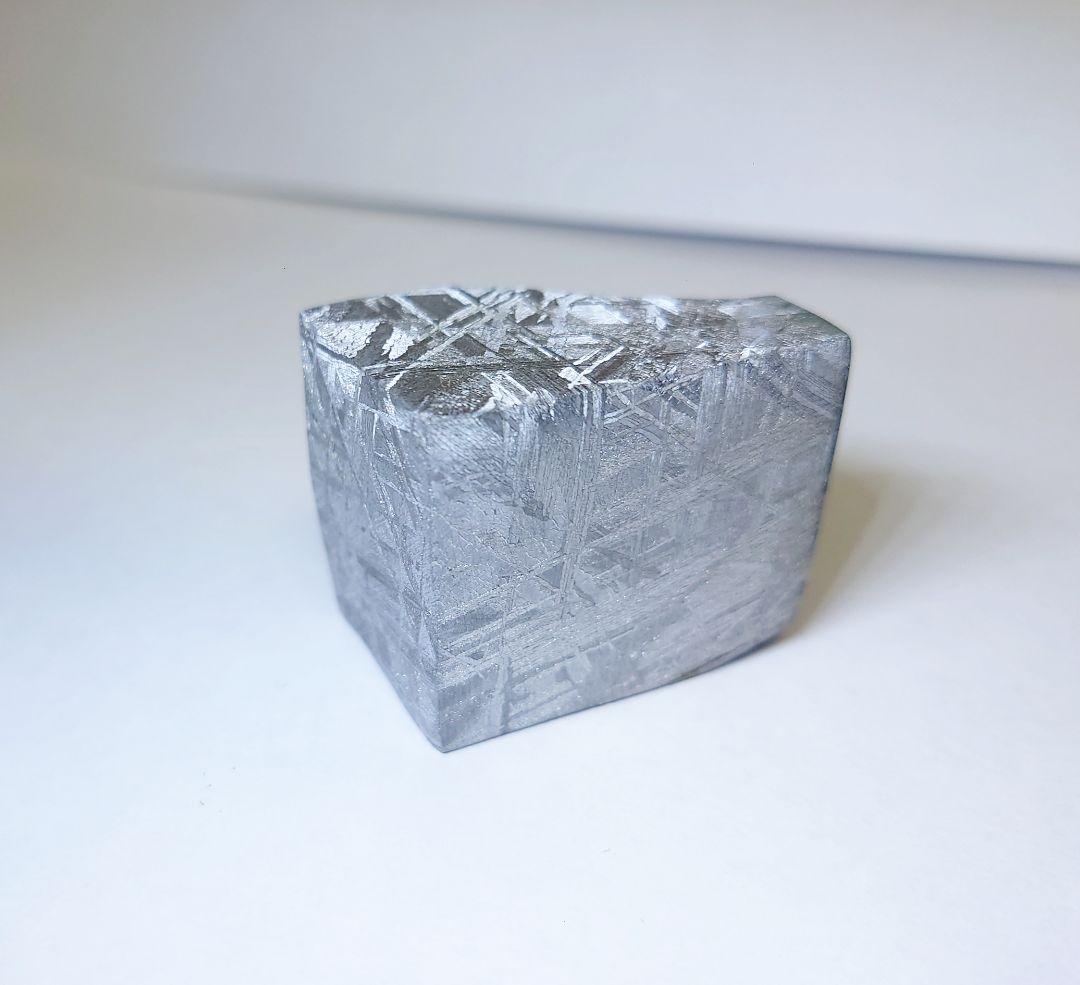 ギベオン隕石 104.6g 標本　鉄隕石