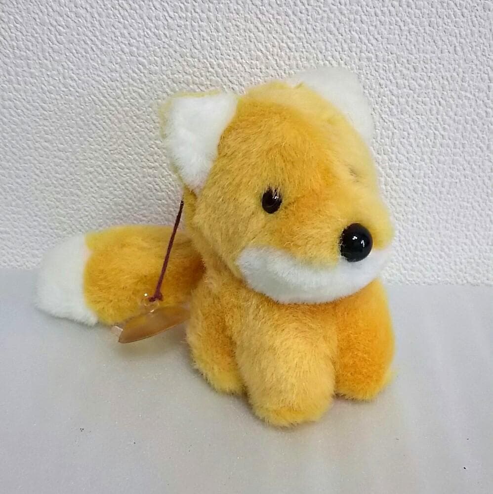 昭和平成レトロ好きにおススメ♪】3色キツネのぬいぐるみ♡ - メルカリ