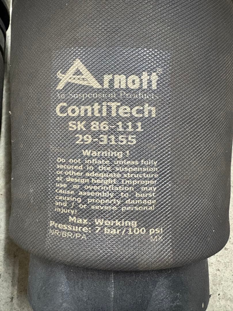 リンカーンナビゲーター 05' 06' フロント エアサス 左右セット 社外品