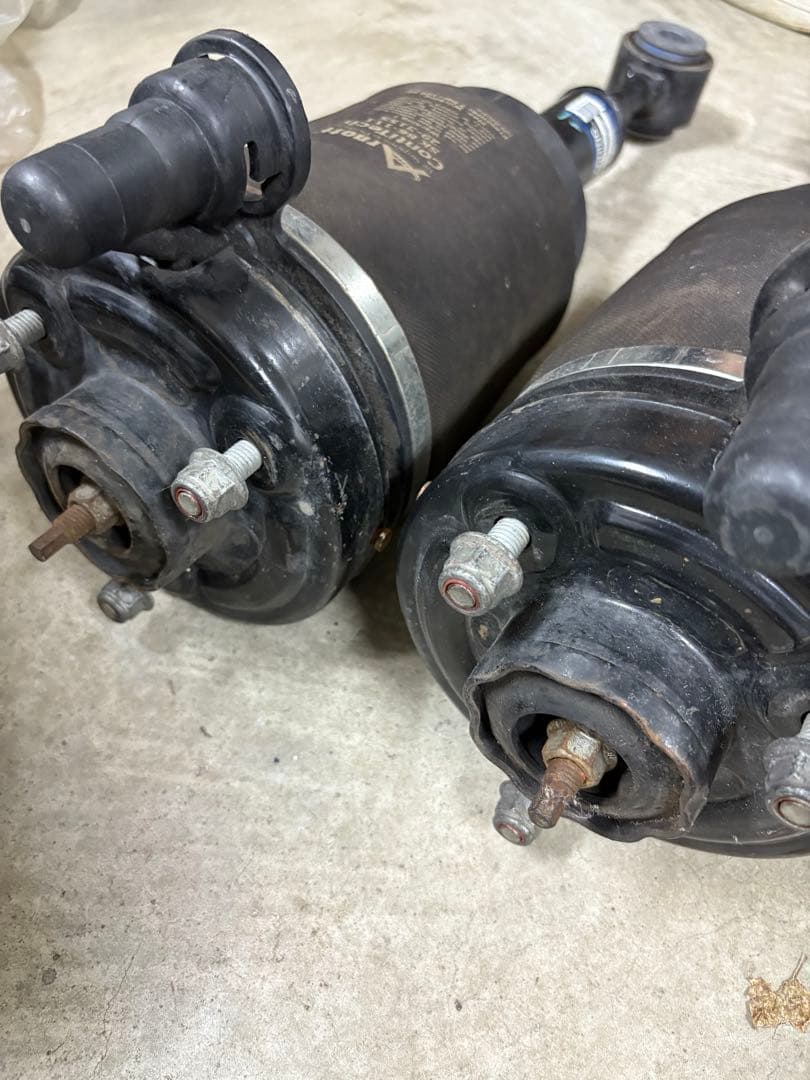 リンカーンナビゲーター 05' 06' フロント エアサス 左右セット 社外品