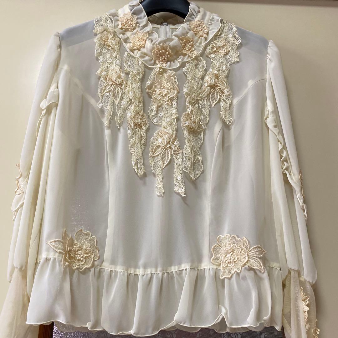 アトリエまりこ♡お花モチーフとレースのブラウス・ノンノンドール