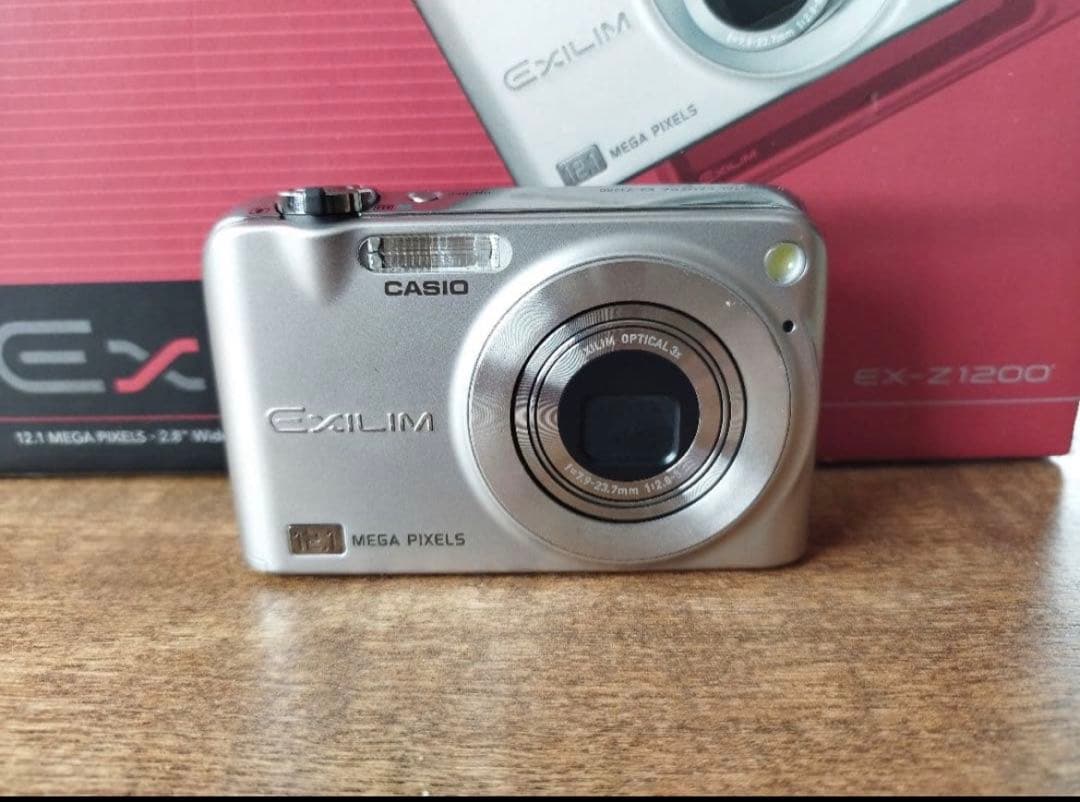 デジカメCASIOカシオ EXLIM 充電器付き - メルカリ