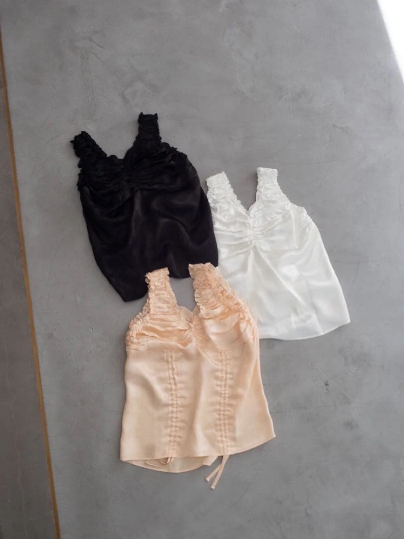 sahara】Gather Shirring Top ベージュ - メルカリ