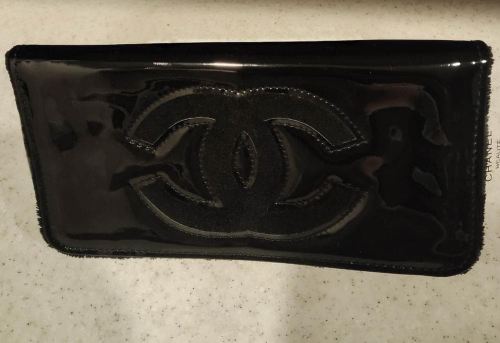 CHANEL シャネル ノベルティ ボア エナメル チェーンショルダーポーチ