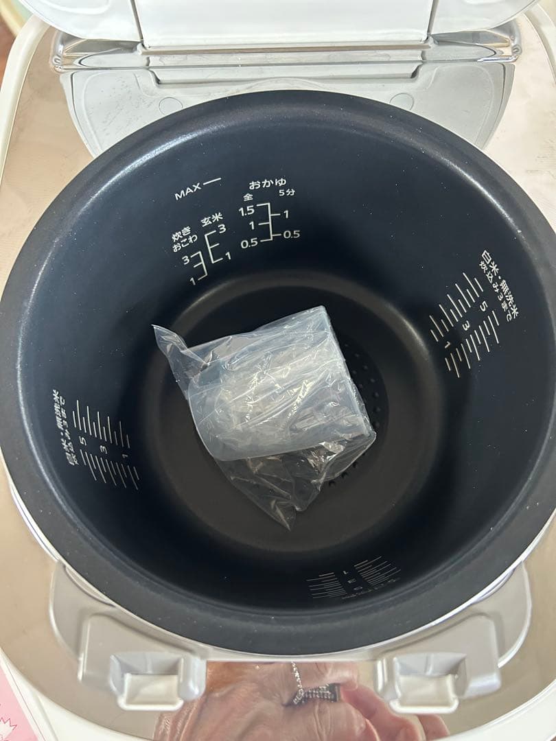 Panasonic IHジャー炊飯器(5.5合炊き) 品番SR-S10ND - メルカリ