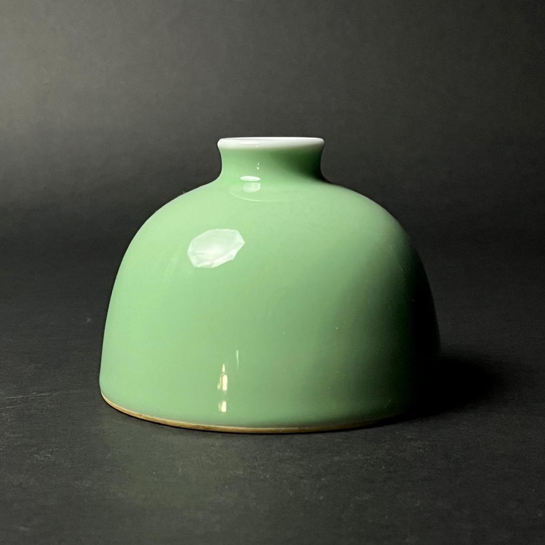 唐物 粉緑釉暗刻龍紋太白尊 大清康煕年製