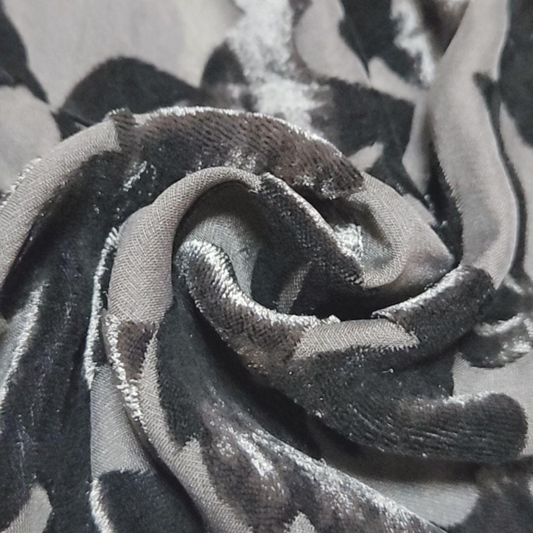 ジョルジオ・アルマーニ イタリア製 シルク使用 ベロアフラワー柄