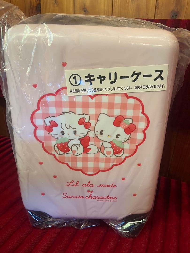 m*7様 mikko Lil ala mode×サンリオ キャリーケース 一番く - メルカリ