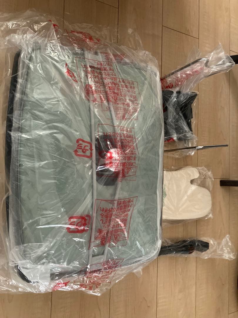 Aladdin グラファイトマジックグリラー CAC-G13A(G) 側面から熱を照射する「アラジン グラファイト マジックグリラー」の