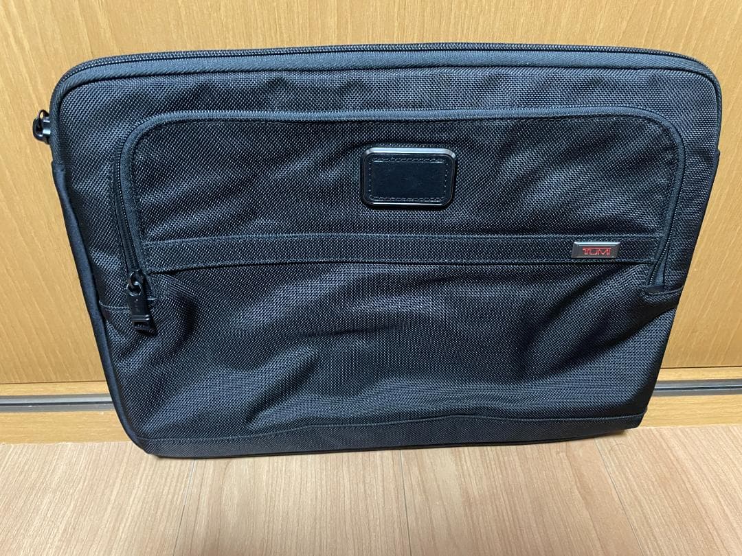 TUMI ラージ・ラップトップ・カバー PCケース クラッチバッグ Amazon.co.jp: [ トゥミ ] TUMI PCケース ラージ ラップトップ カバー
