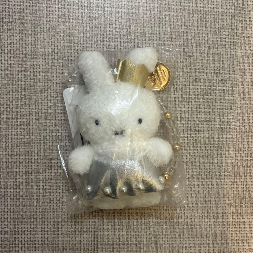 ミッフィー ミーア MIIA マスコット ぬいぐるみ シルバー - メルカリ