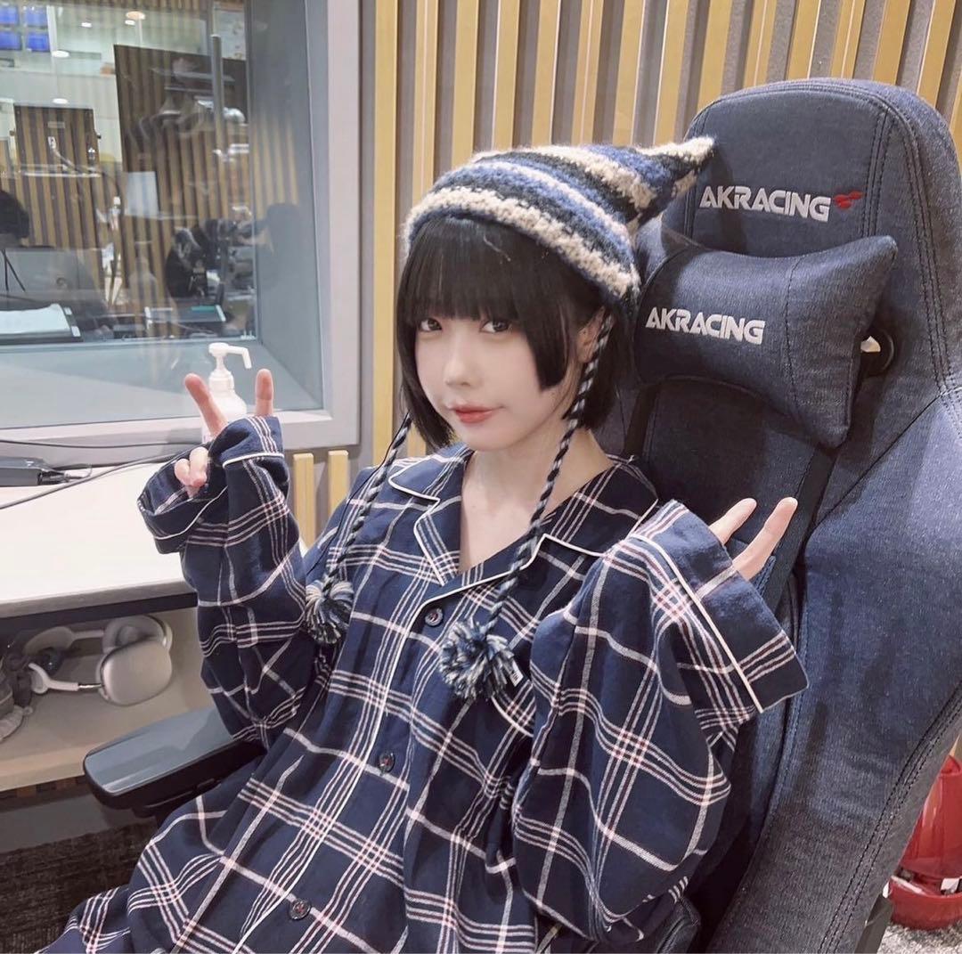 あのちゃん着用] HIKA 猫耳ボンボンワッチ - メルカリ