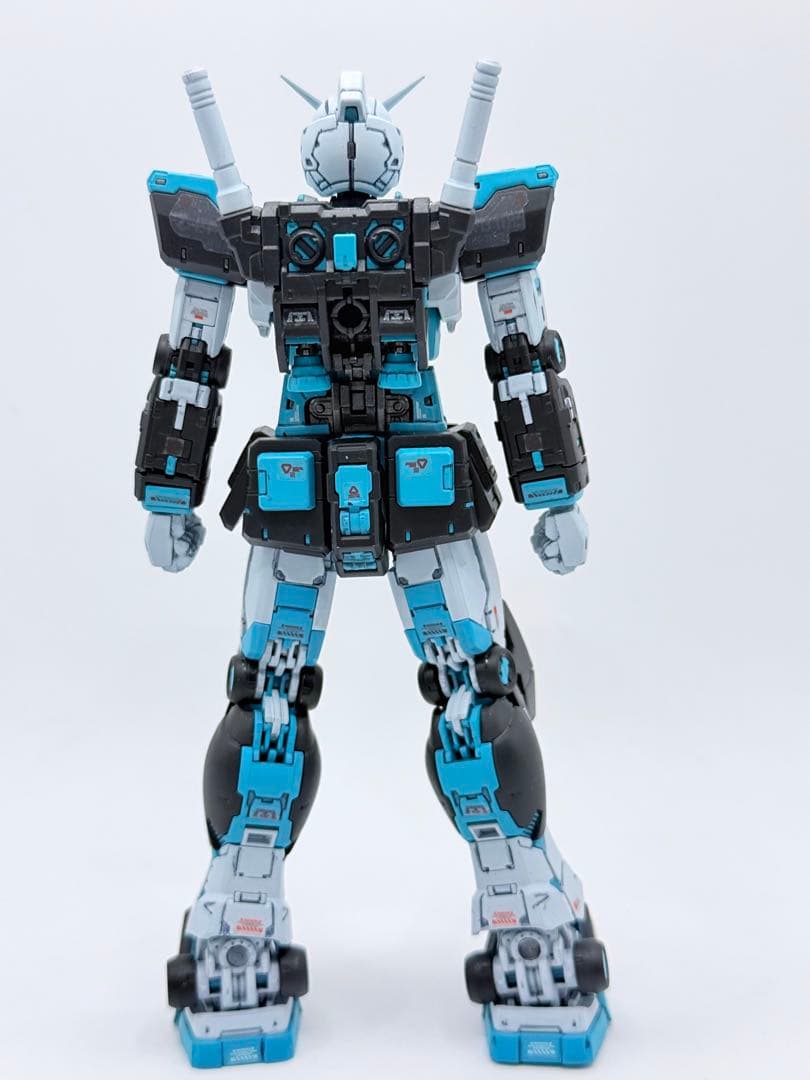 塗装済】 RGガンダム2.0 初音ミクカラー塗装 - メルカリ