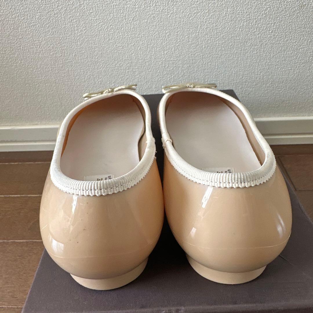 TEMPERATE ベージュ リボン付きバレエシューズ - メルカリ