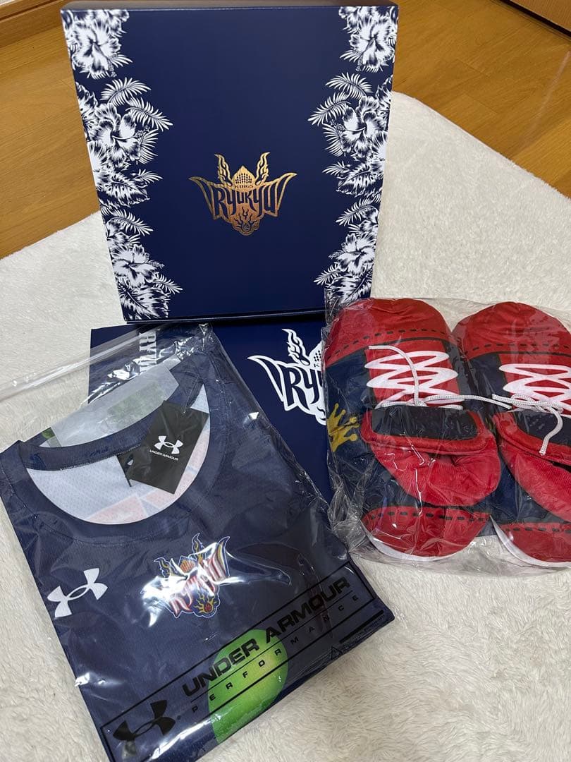 琉球ゴールデンキングス レプリカユニフォーム(ネイビー)＆スリッパ