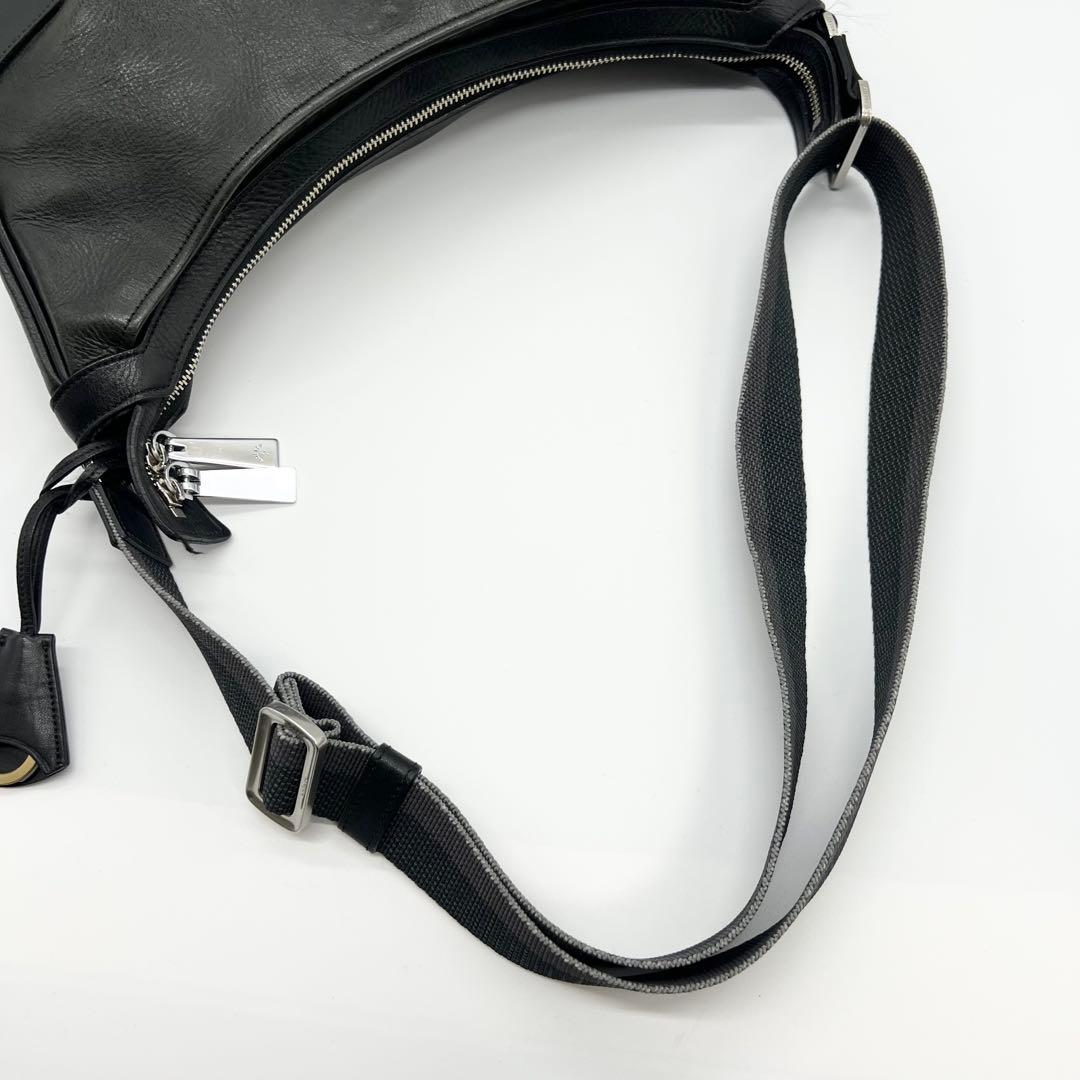 美品✨アニアリ ボディバッグ ハーフムーン レザー ブラック