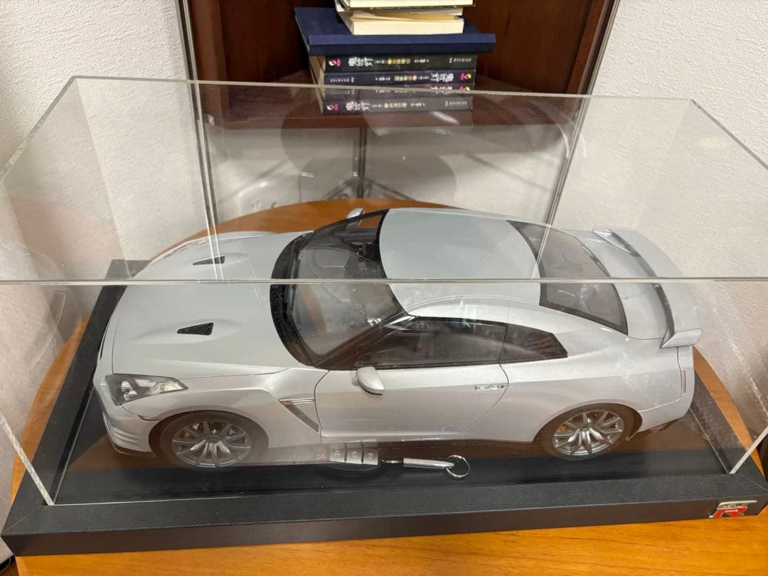 ディアゴ：日産NISSAN GT-R R35 1/8合金車 ディアゴスティーニNISSAN R35 GT-R のご紹介です！｜2024年01月06日